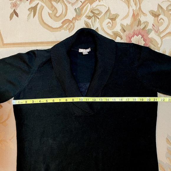 Warm black sweater, V-neck with lace insert size 12/14 by white stag - Picture 4 of 4